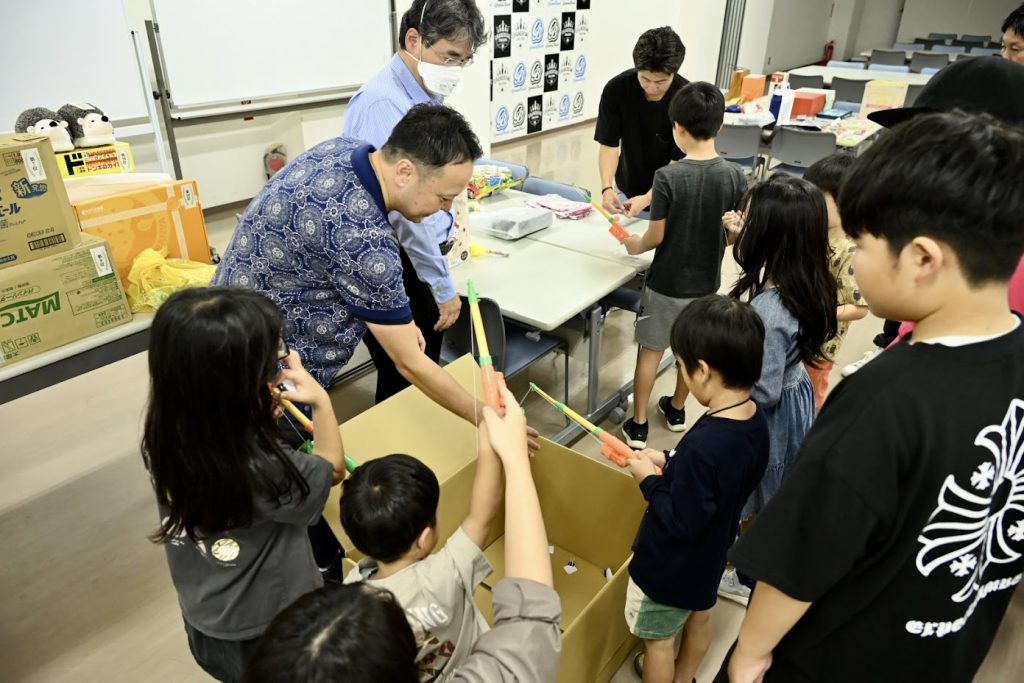 ちびっ子にはゲームを用意